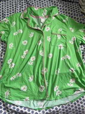 2pc Green Floral Short-Sleeve Women's Pajama Top & bottom with pink trim
